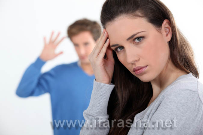 4 أسئلة لا تطرحيها على الرجل في العلاقة  ifarasha