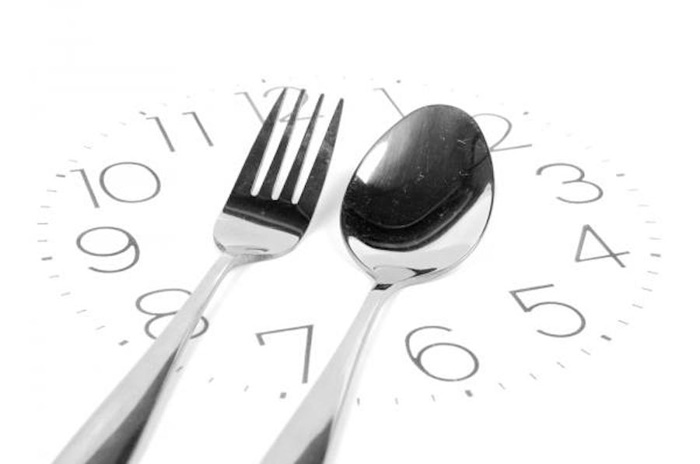 هل يمكن للصوم عن الطعام أن يجعلكم تنحفون؟