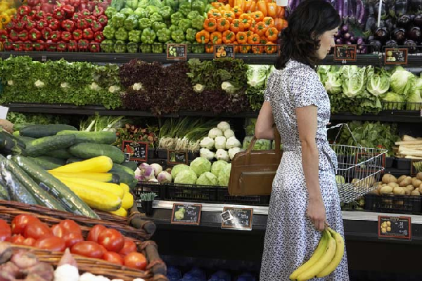 لا تشتري الخضار والفواكه لعائلتك إذا رأيت عليها هذه العلامات المقلقة