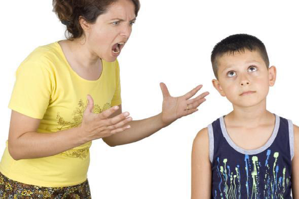 5 أشياء ينبغي أن تفعليها حتى يطيعك أولادك بدون صراخ أو ضرب