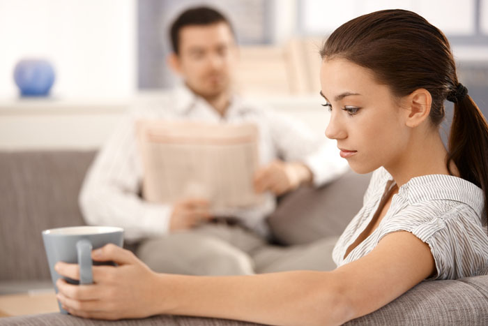 7 أشياء عليك أن تقوليها للرجل بصراحة وإلا أصبحتما كلّ في عالمه خاص