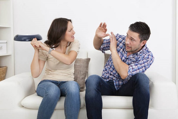 عندما تقول لها اهدأي، لماذا تظن أنك تشتمها