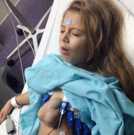 القلب خارج جسمها