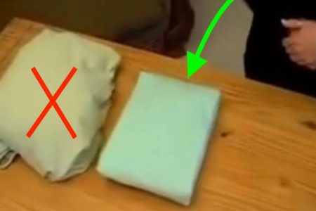 في أقل من 40 ثانية، تطوي غطاء السرير بشكل مثالي : طريقتها السهلة عبقرية بكل بساطة !