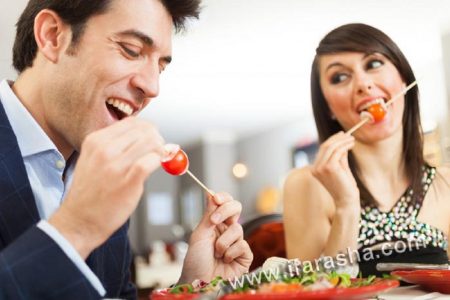 خروج الزوجين معاً من البيت هل هو ضرورة لاستمرار علاقتهما؟