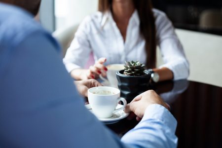 اللفتة الجميلة والتصرف اللطيف الذي يدمر علاقتك به