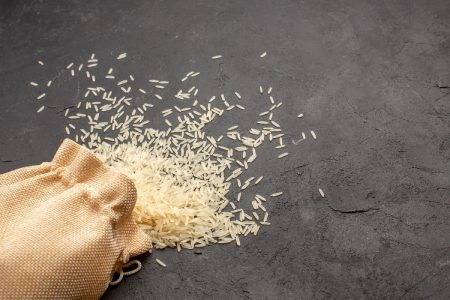 اشربوا كوباً من ماء طهو الأرز ولاحظوا ما يحصل لجسمكم !