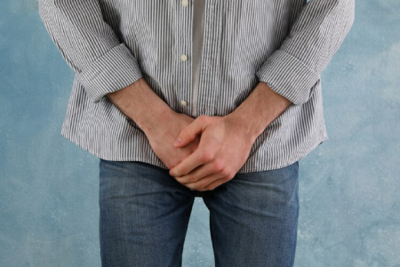 3 مشاكل صحية تحدث عندما تتأخرون في التبوّل
