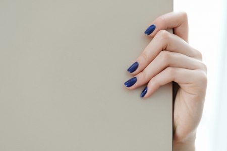 5 نصائح تمنع تشقّق طلاء الأظافر لفترة طويلة